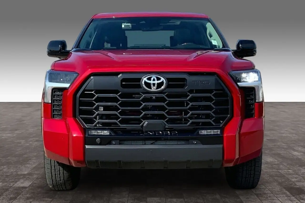 Toyota Tundra снимка Toyota Tundra