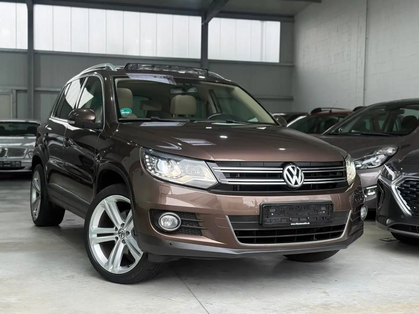 Volkswagen Tiguan Sport & Style4Motion Panorama-Dach Leder Brun - 2