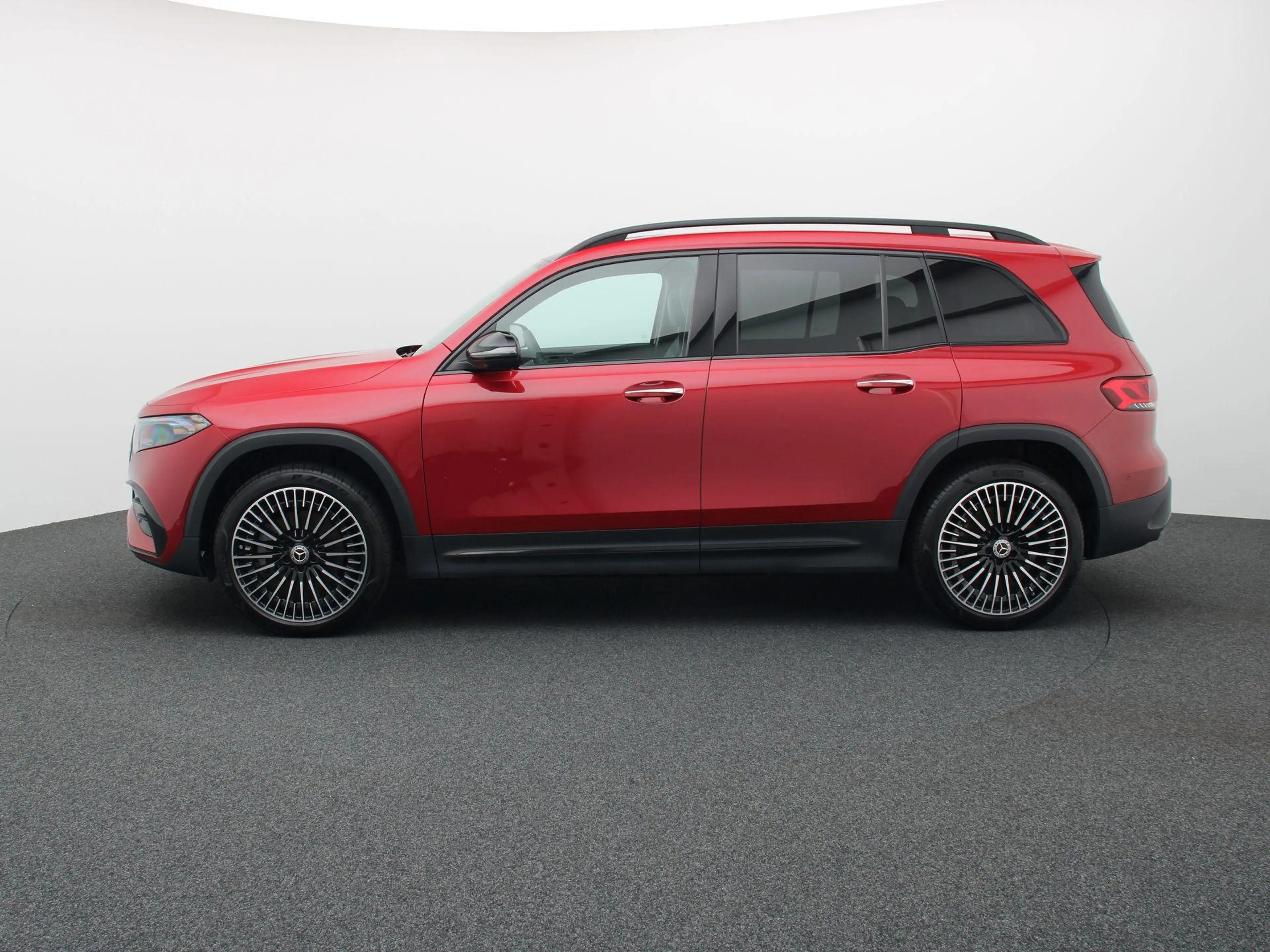 Mercedes-Benz EQB 350 4MATIC AMG Line + LEDER + PANO + BURMESTER + HEAD — photo 4