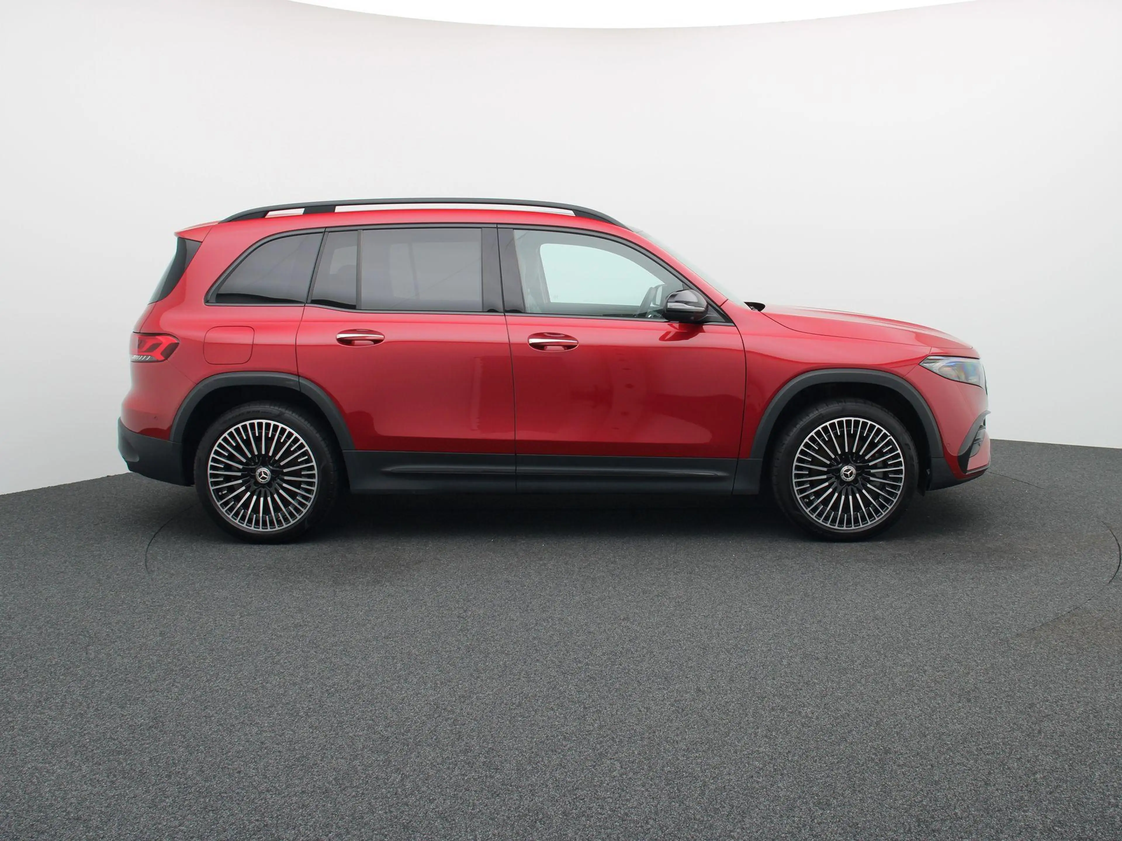 Mercedes-Benz EQB 350 4MATIC AMG Line + LEDER + PANO + BURMESTER + HEAD — photo 6