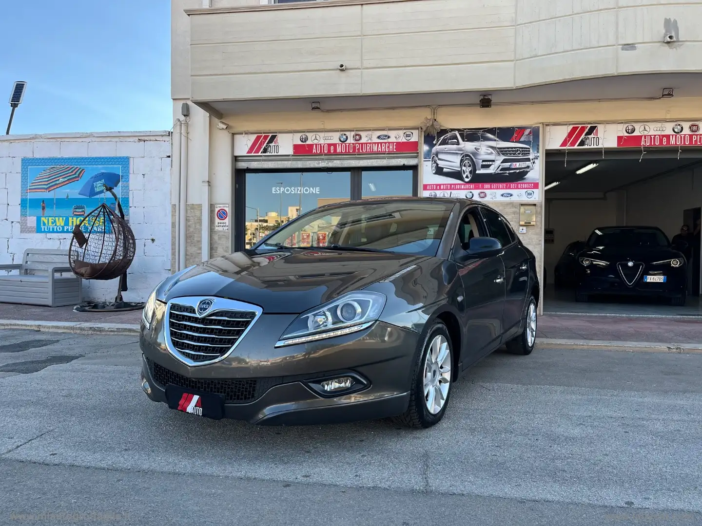 Lancia Delta 1.4 T-Jet 120 CV Gold Ecochic GPL Grau - 1