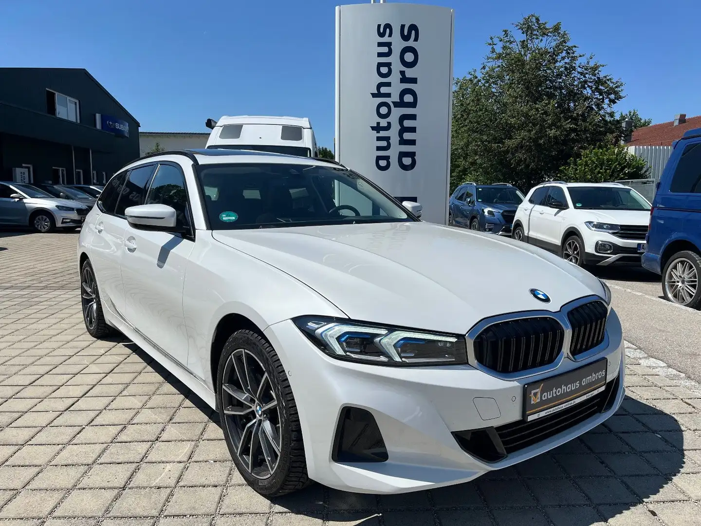 BMW 320 iA Tour LED*Dr.Assi.*Pano*Innov.*DAB*RFK* Weiß - 2