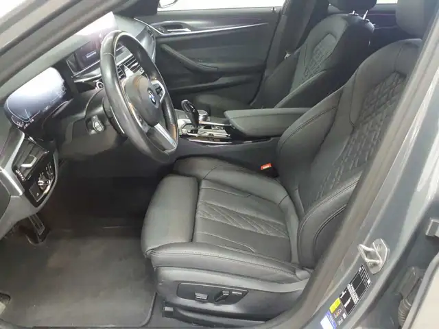 BMW 5 Series view 3