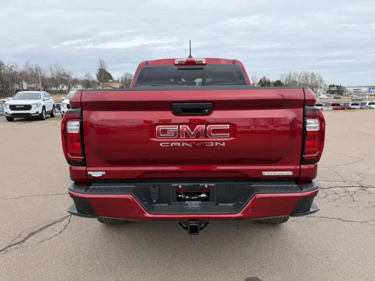 GMC Canyon снимка GMC Canyon