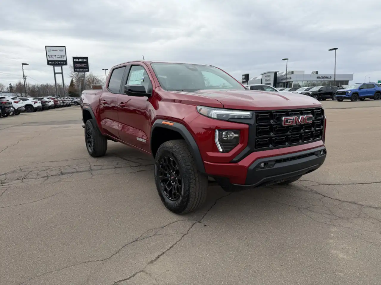 GMC Canyon снимка GMC Canyon