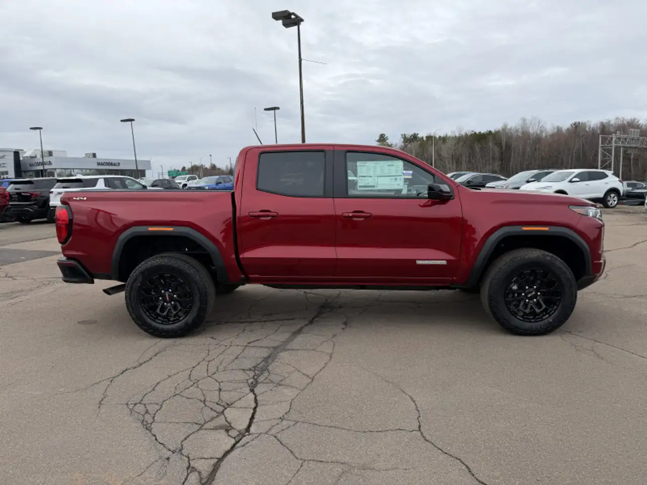 GMC Canyon снимка GMC Canyon
