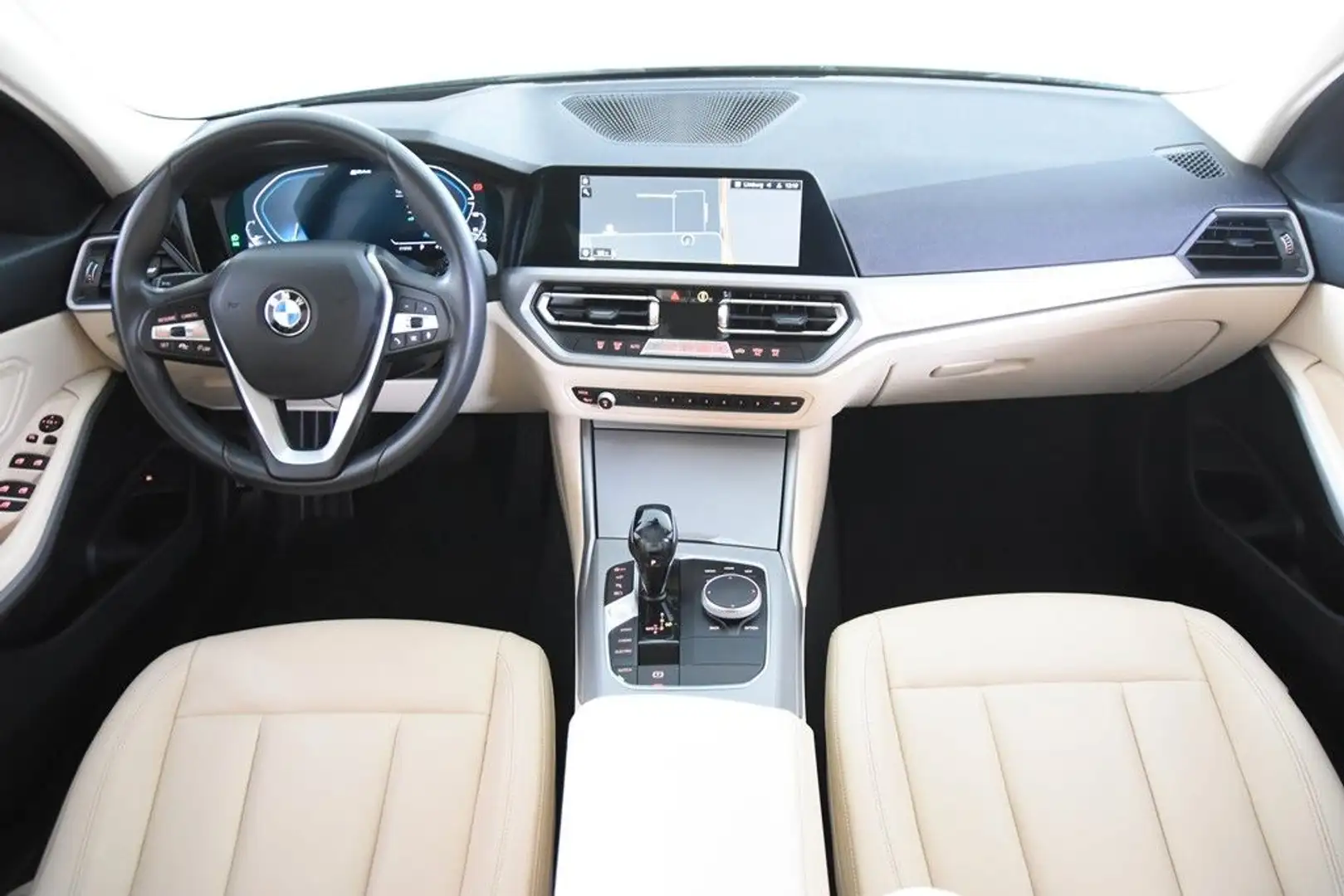 BMW 330 e *1.Hand*Leder*360*Navi*Keyless* Grau - 2