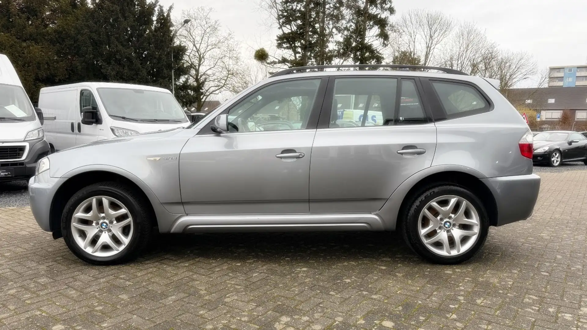 BMW X3 3.0d xDrive M-SPORT PANORAMA LEDER AHK PDC Gri - 2