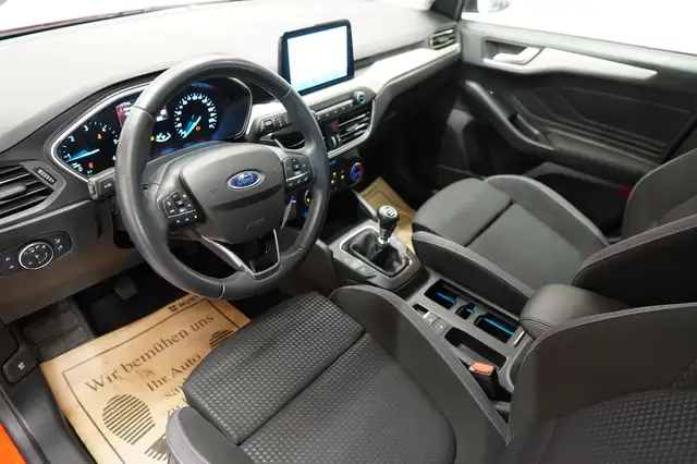 Ford Focus view 13