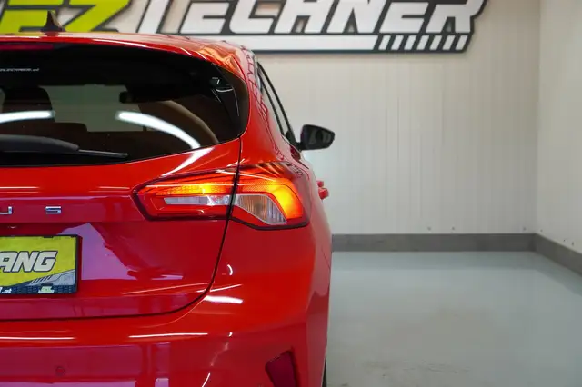 Ford Focus view 6