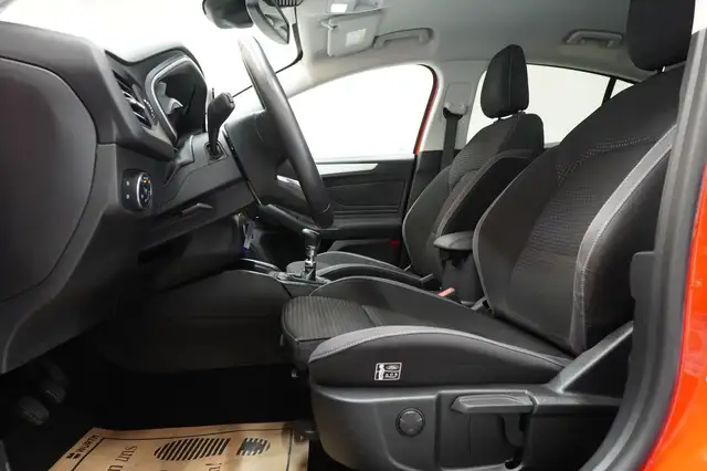 Ford Focus view 15