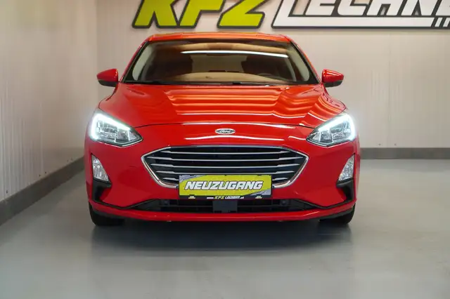 Ford Focus view 9