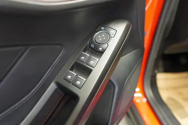 Ford Focus view 14
