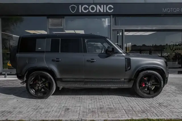 Land Rover Defender view 7