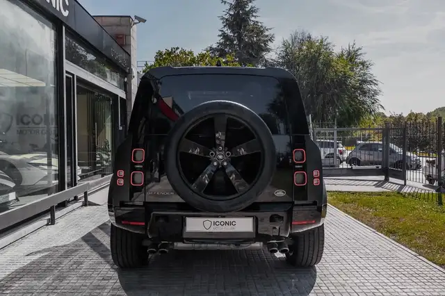 Land Rover Defender view 10