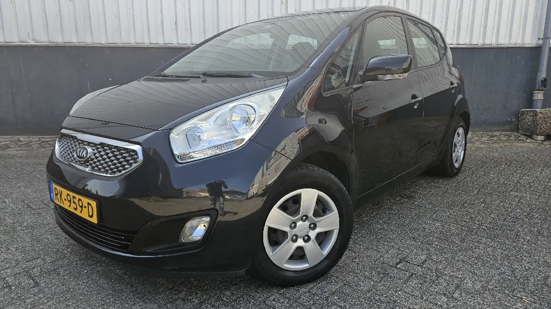 Kia Venga 1.4 CVVT X-pect Schwarz - 1