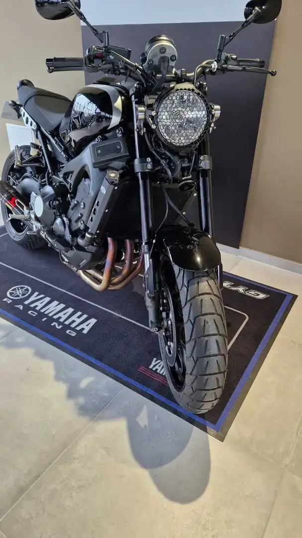 Yamaha XSR 900 Fekete - 2