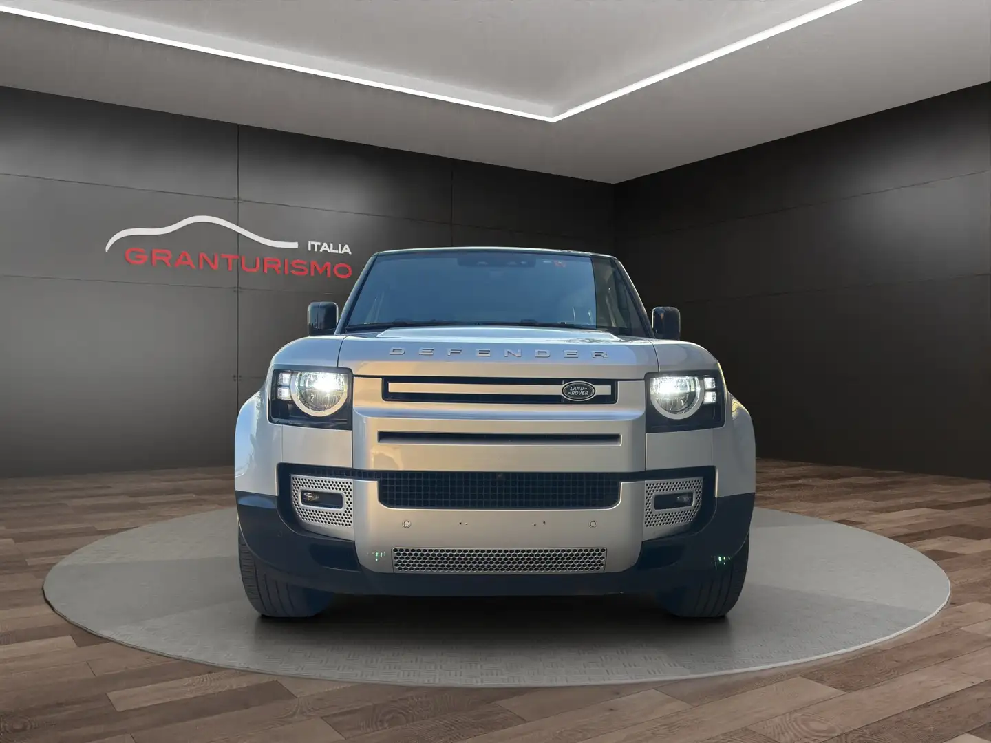 Land Rover Defender 110 3.0d i6 mhev SE awd 200cv Silber - 2