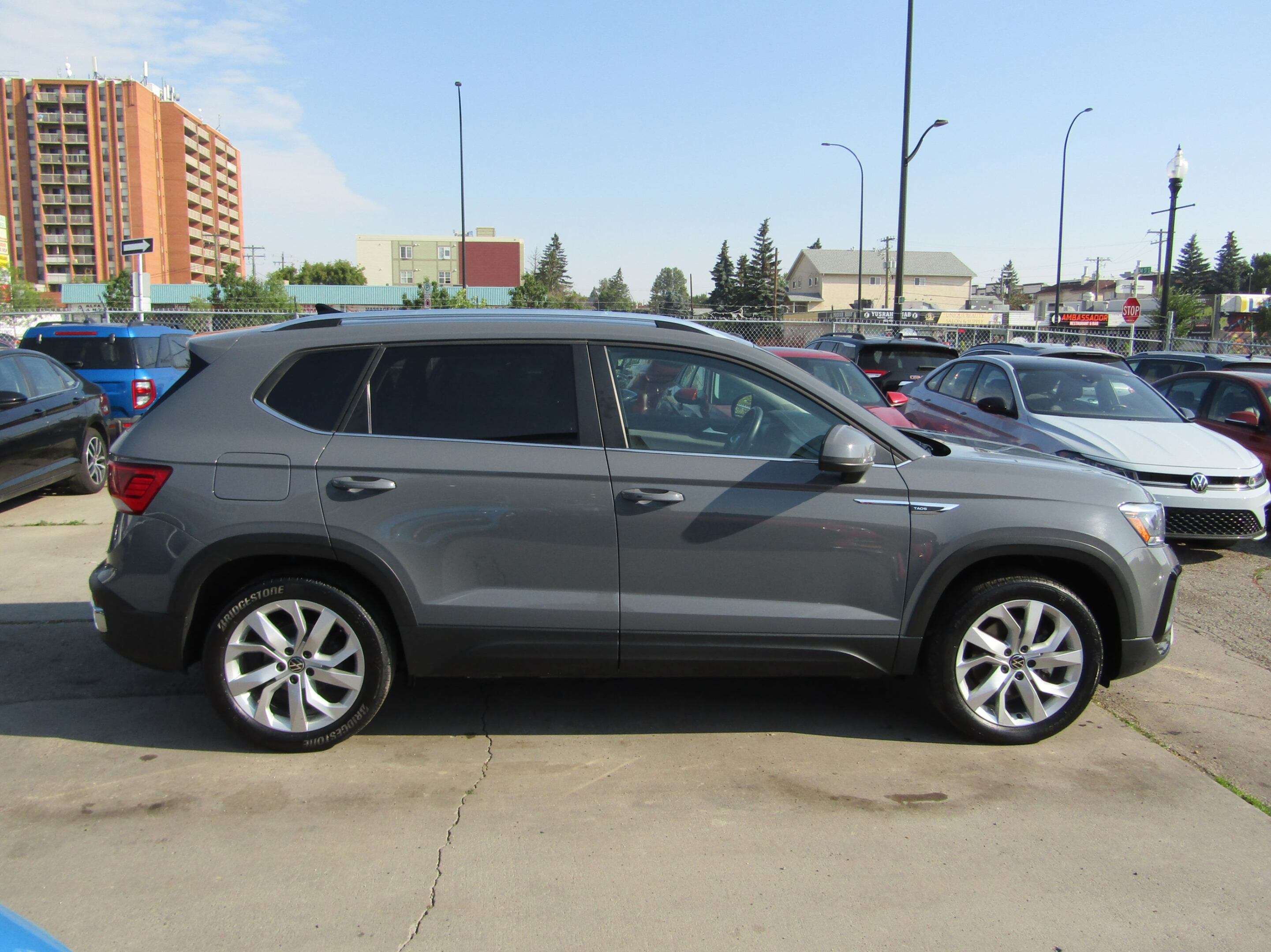 2022 Volkswagen Taos Comfortline 4MOTION|PanoRoof | B.Camera | Lane Ass — снимка 1