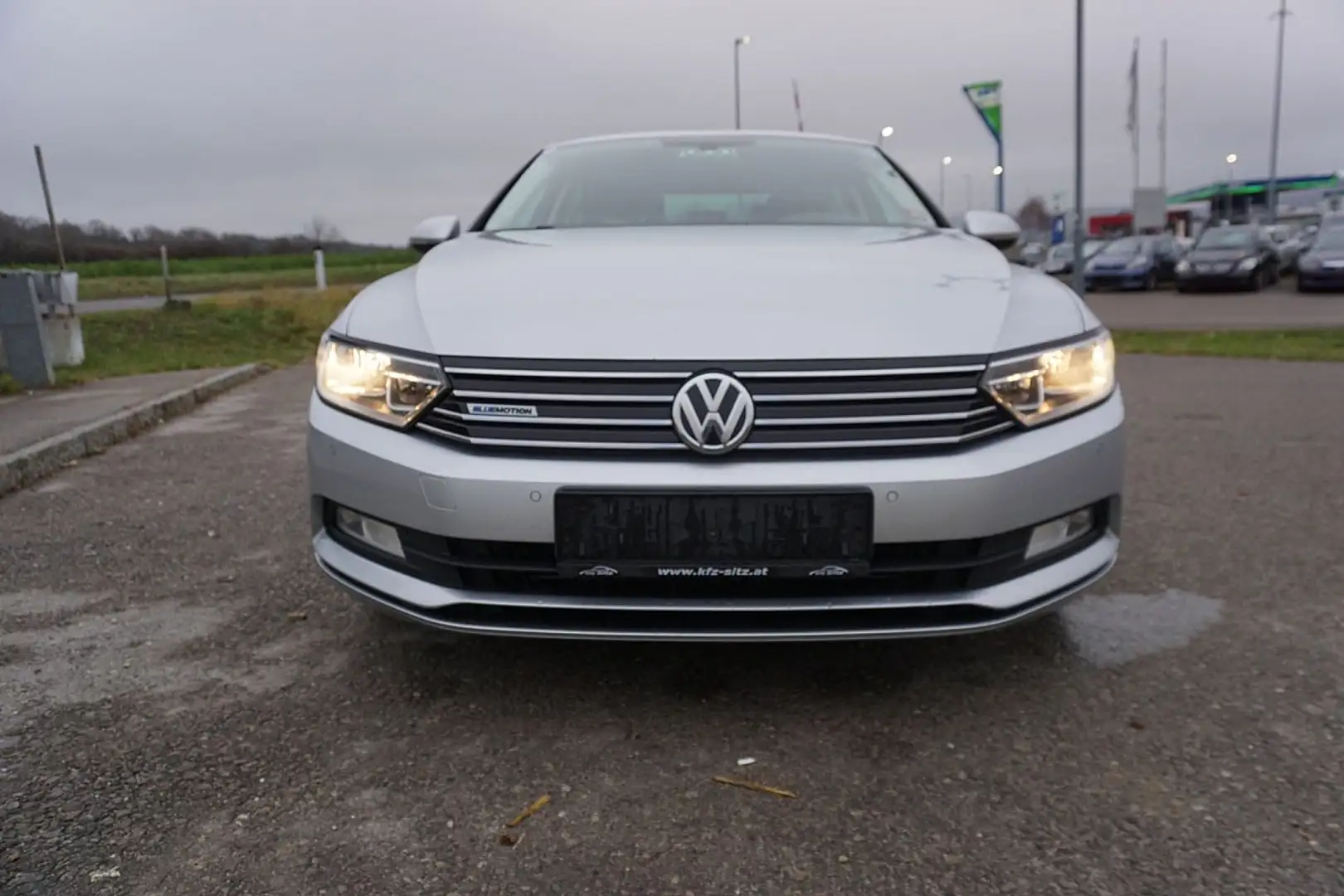 Volkswagen Passat Comfortline 1,6 TDI Grau - 1