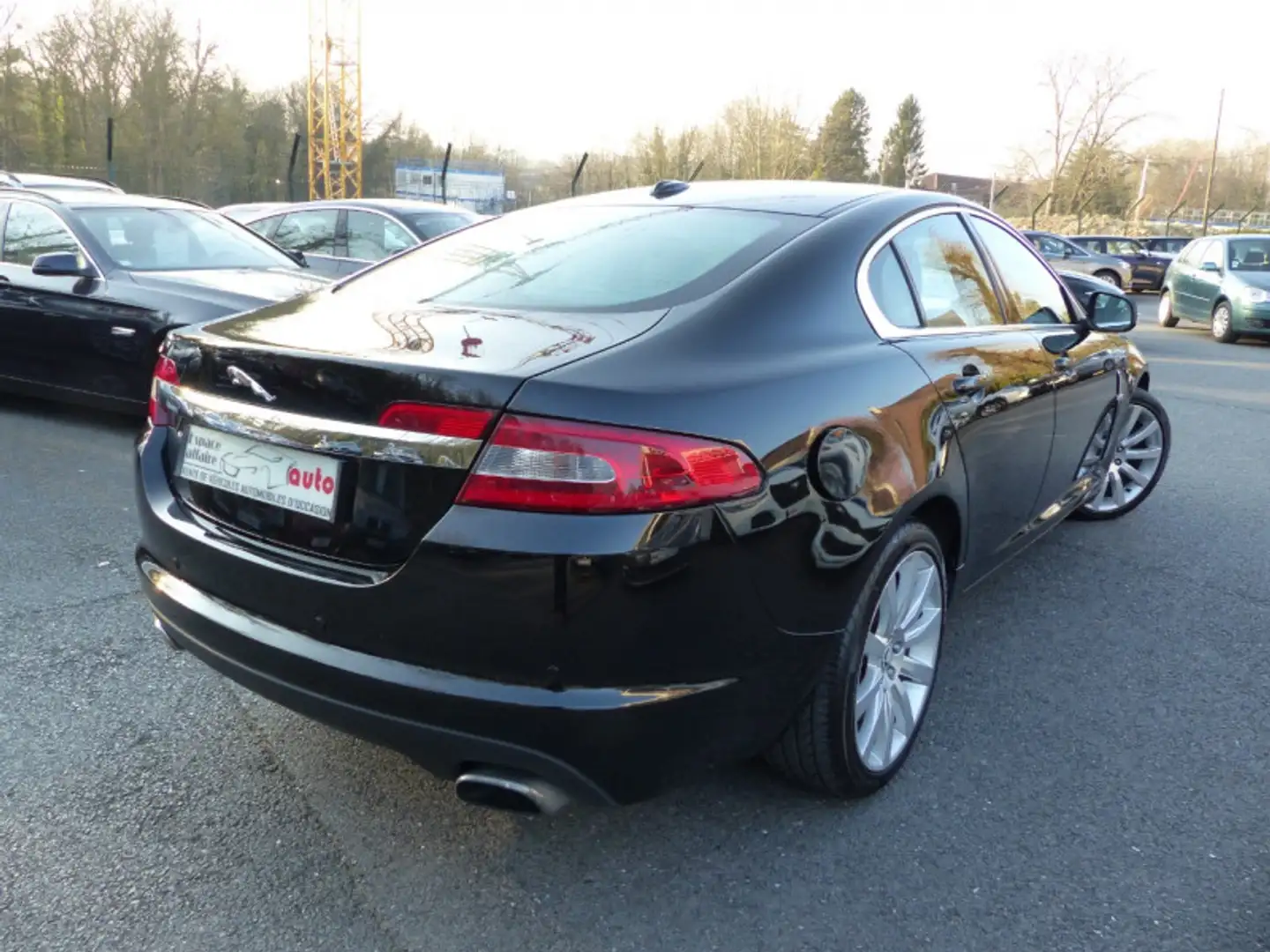 Jaguar XF 2.7D BI-TURBO LUXE Zwart - 2