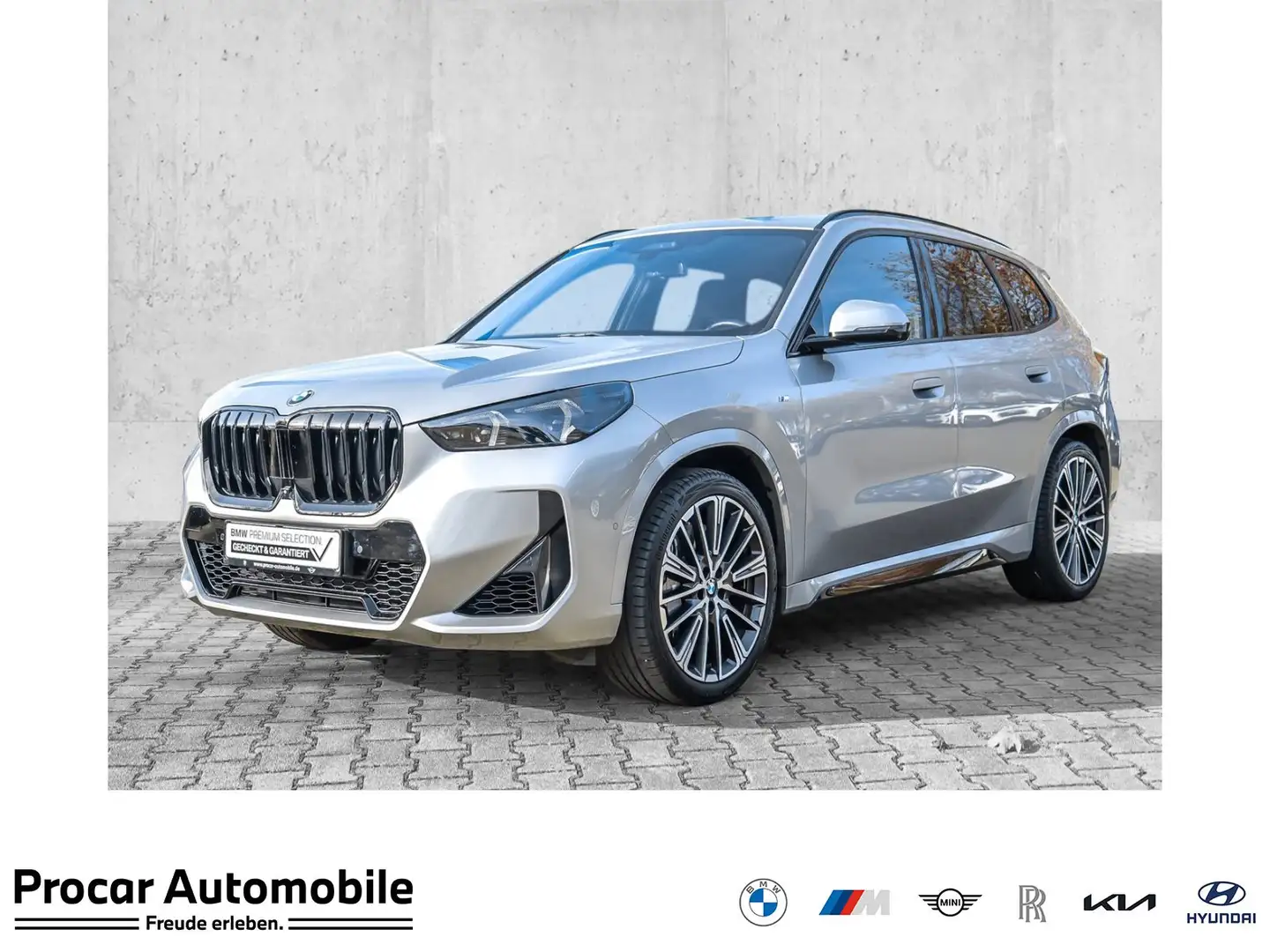 BMW X1 xDrive23i M Sport Pro 20" Pano AHK DA Prof. Silber - 1