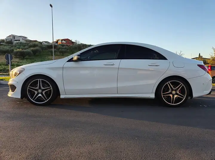 Mercedes-Benz CLA 220 CLA - C117 cdi Premium 170cv auto