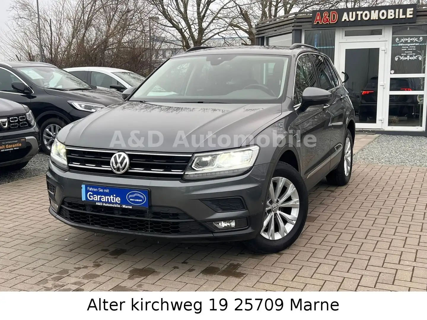 Volkswagen Tiguan Comfortline SHZ.AHK.KAM.SPURH.ACC.TÜV NEU Grau - 1