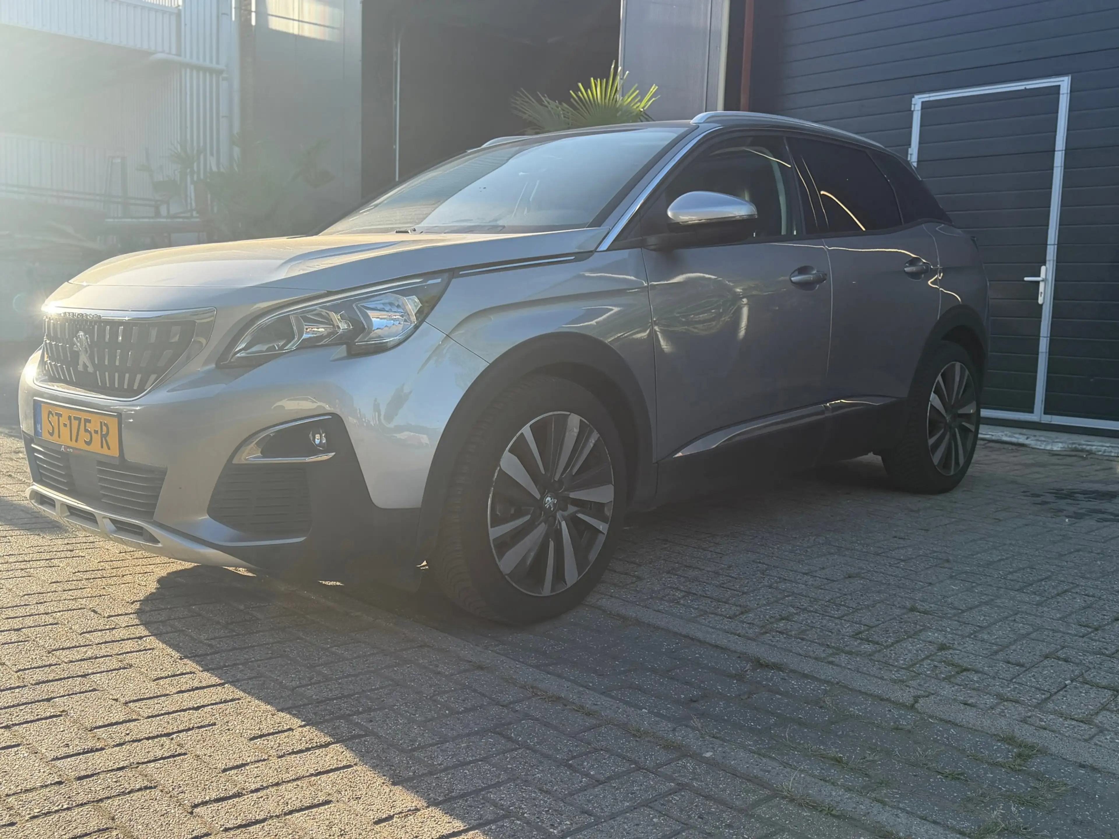 Peugeot 3008 1.2 PureTech Blue Lease Premium — photo 5