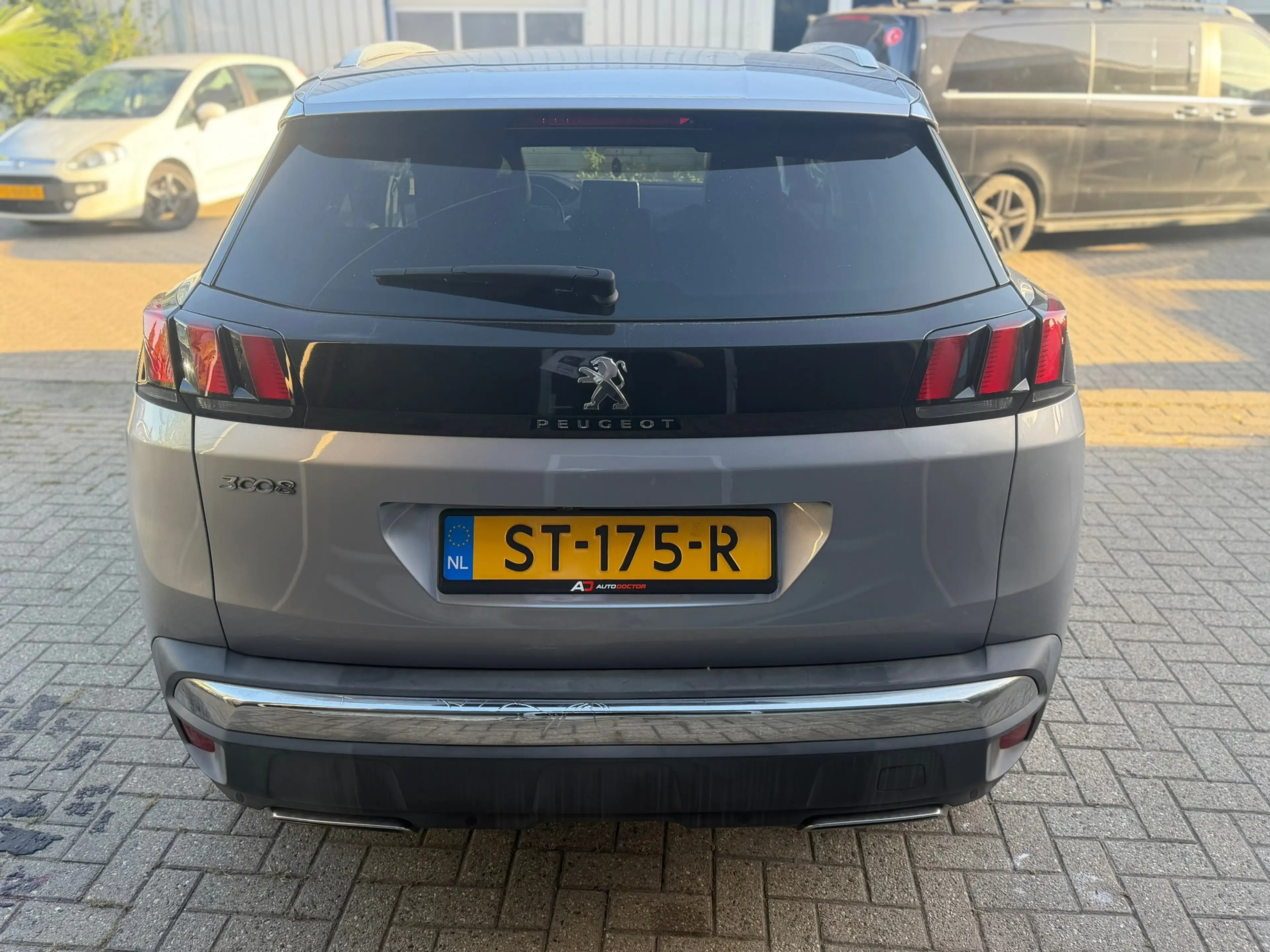 Peugeot 3008 1.2 PureTech Blue Lease Premium — photo 10