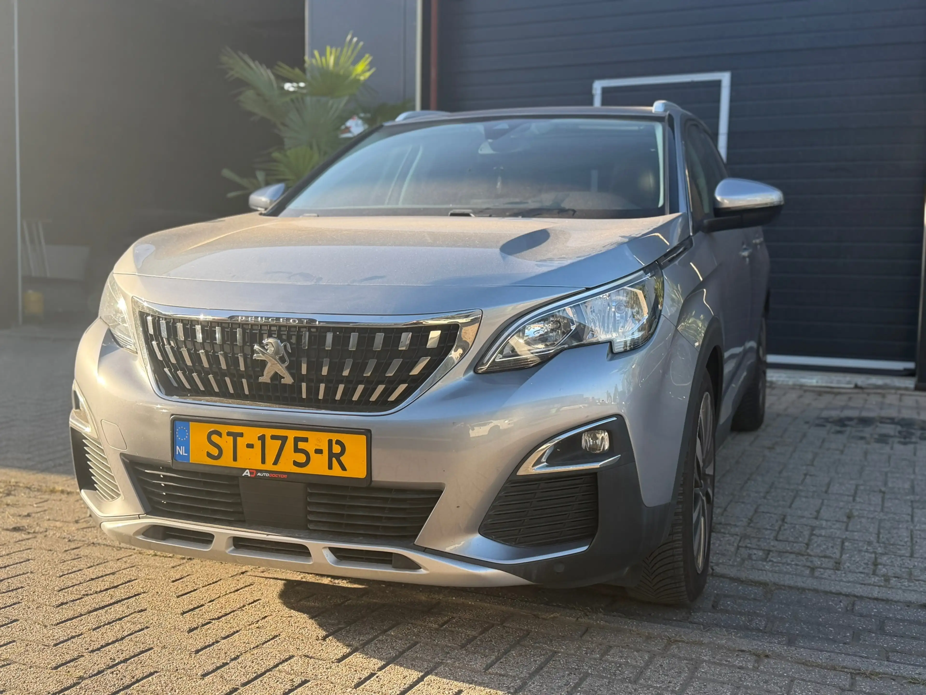Peugeot 3008 1.2 PureTech Blue Lease Premium — photo 4
