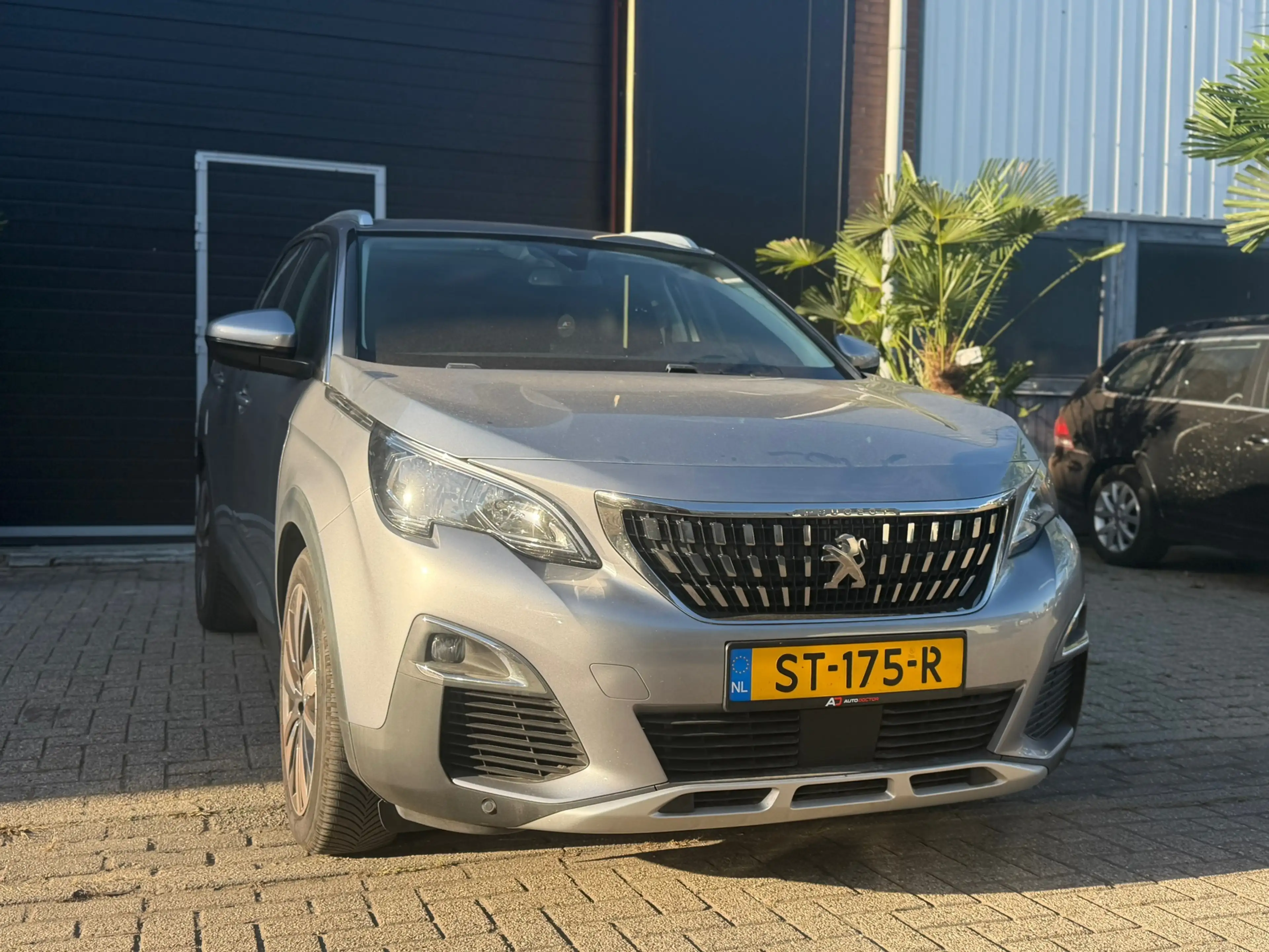 Peugeot 3008 1.2 PureTech Blue Lease Premium — photo 3