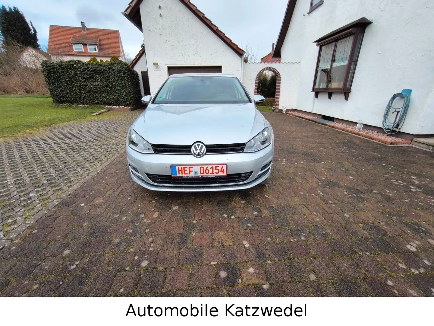 Volkswagen Golf VII 7 Comfortline 1.6TDI/SHZ/NAVI/AHK/ Plateado - 2