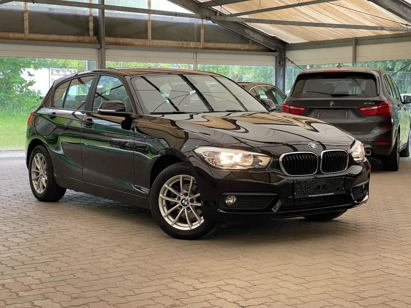 BMW 116 i Advantage/48000Km/Sitzheizung/PDC/ALU Schwarz - 1