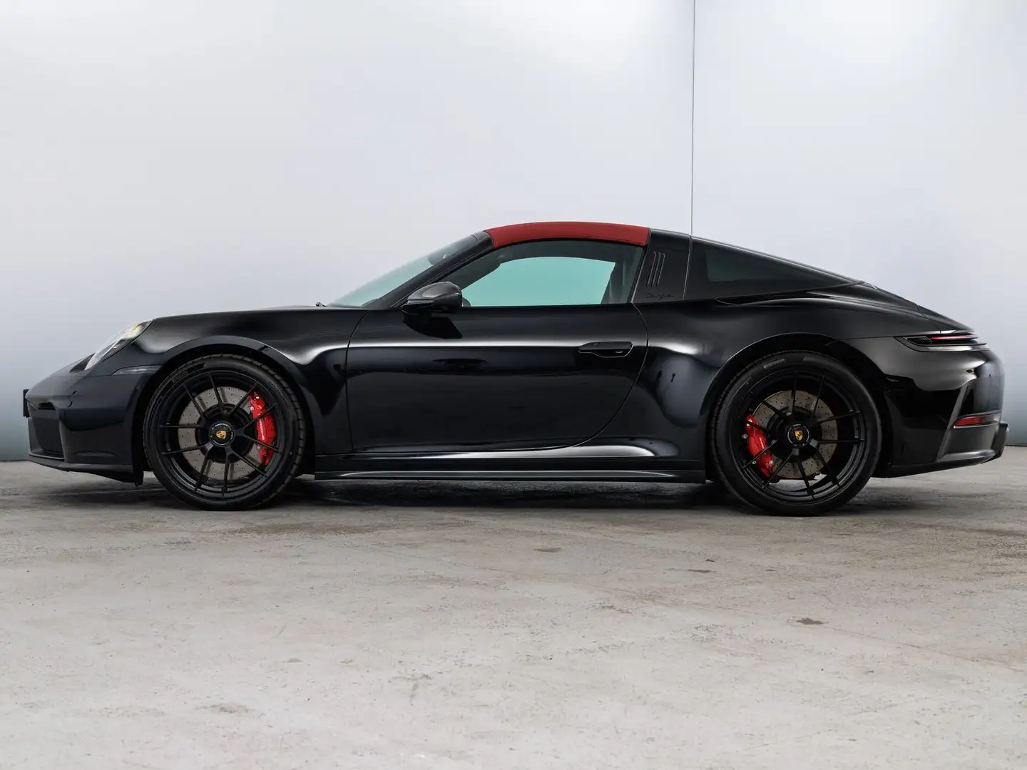 Porsche 911 Targa 4 GTS Schwarz - 2