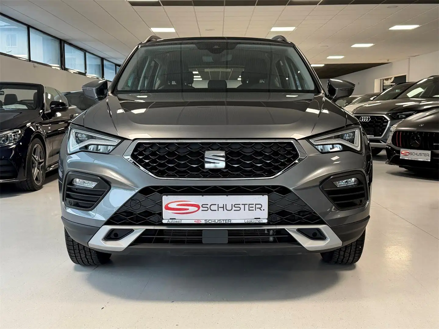 SEAT Ateca 1,5 Style ACT TSI DSG Grau - 2
