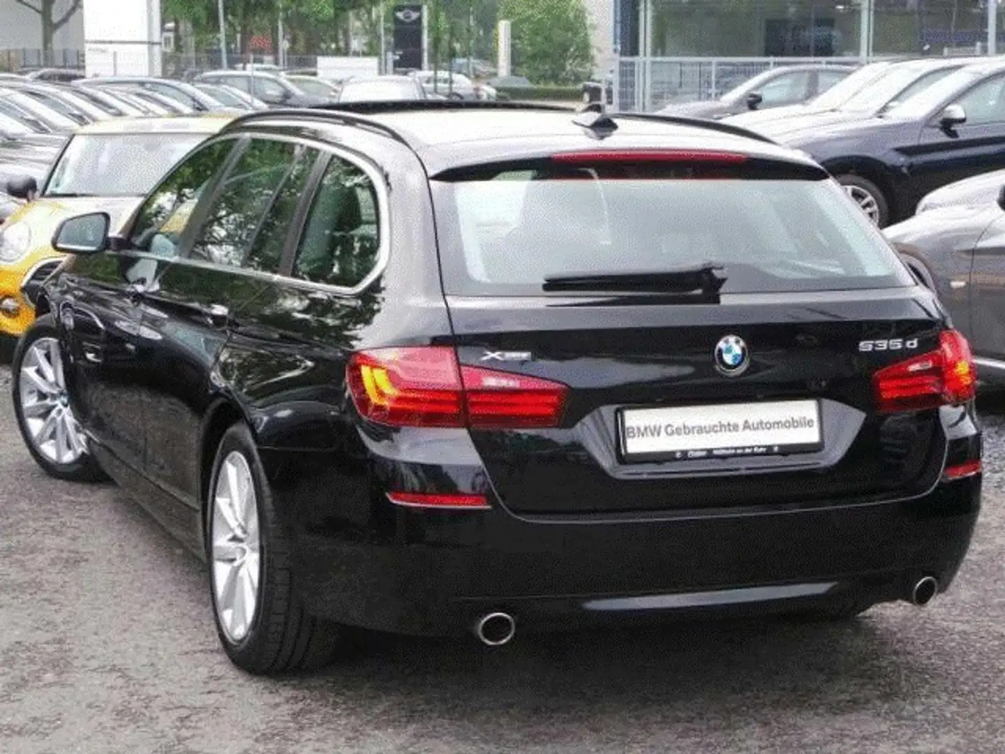 BMW 535 535d xDrive Touring Aut. Schwarz - 2