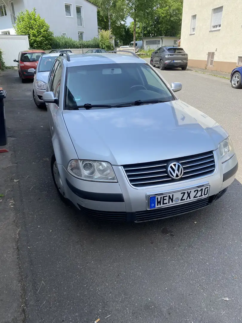 Volkswagen Passat Variant Trendline Сірий - 2