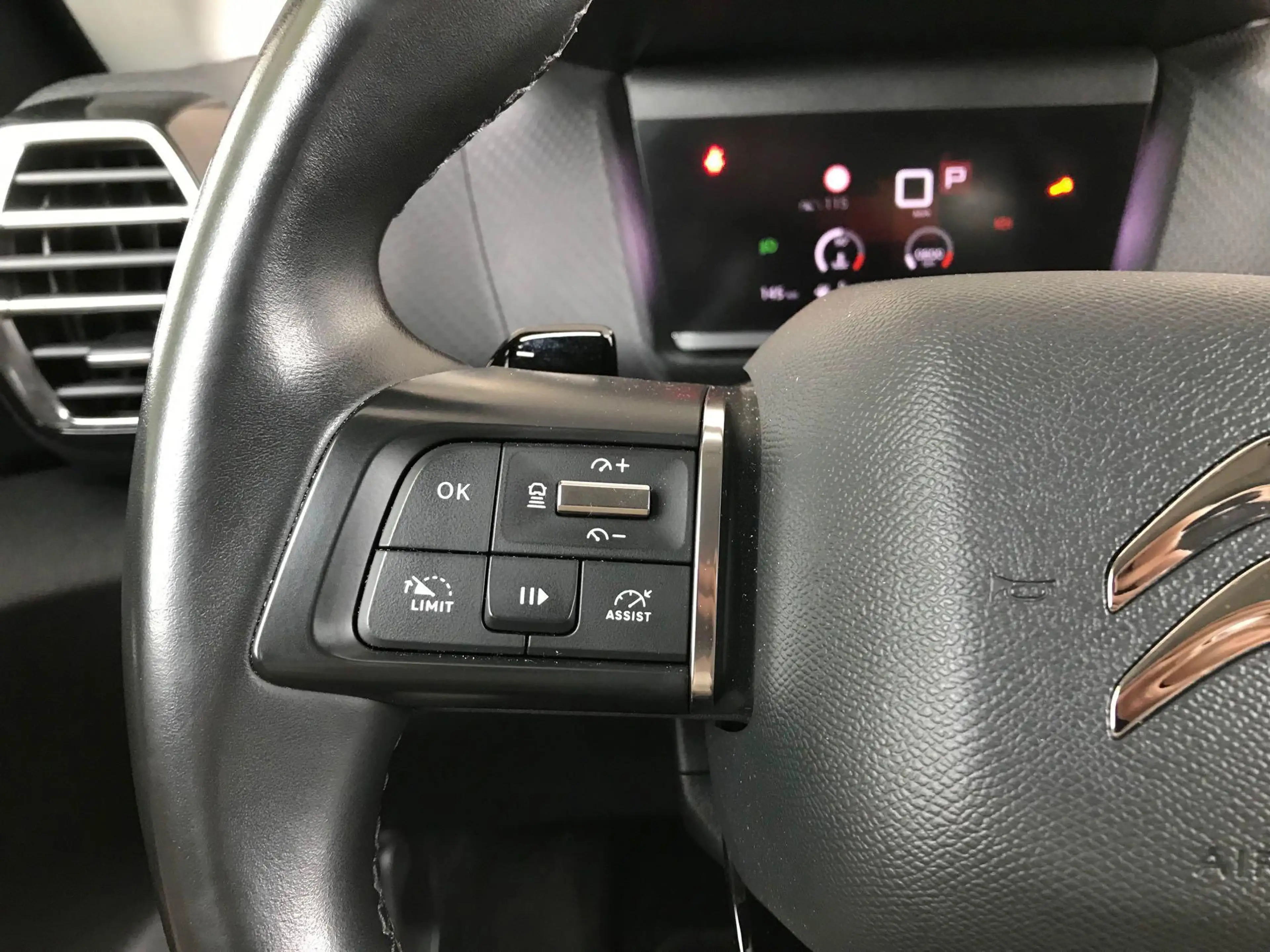 Citroen C4 1.2 Puretech Shine — photo 13