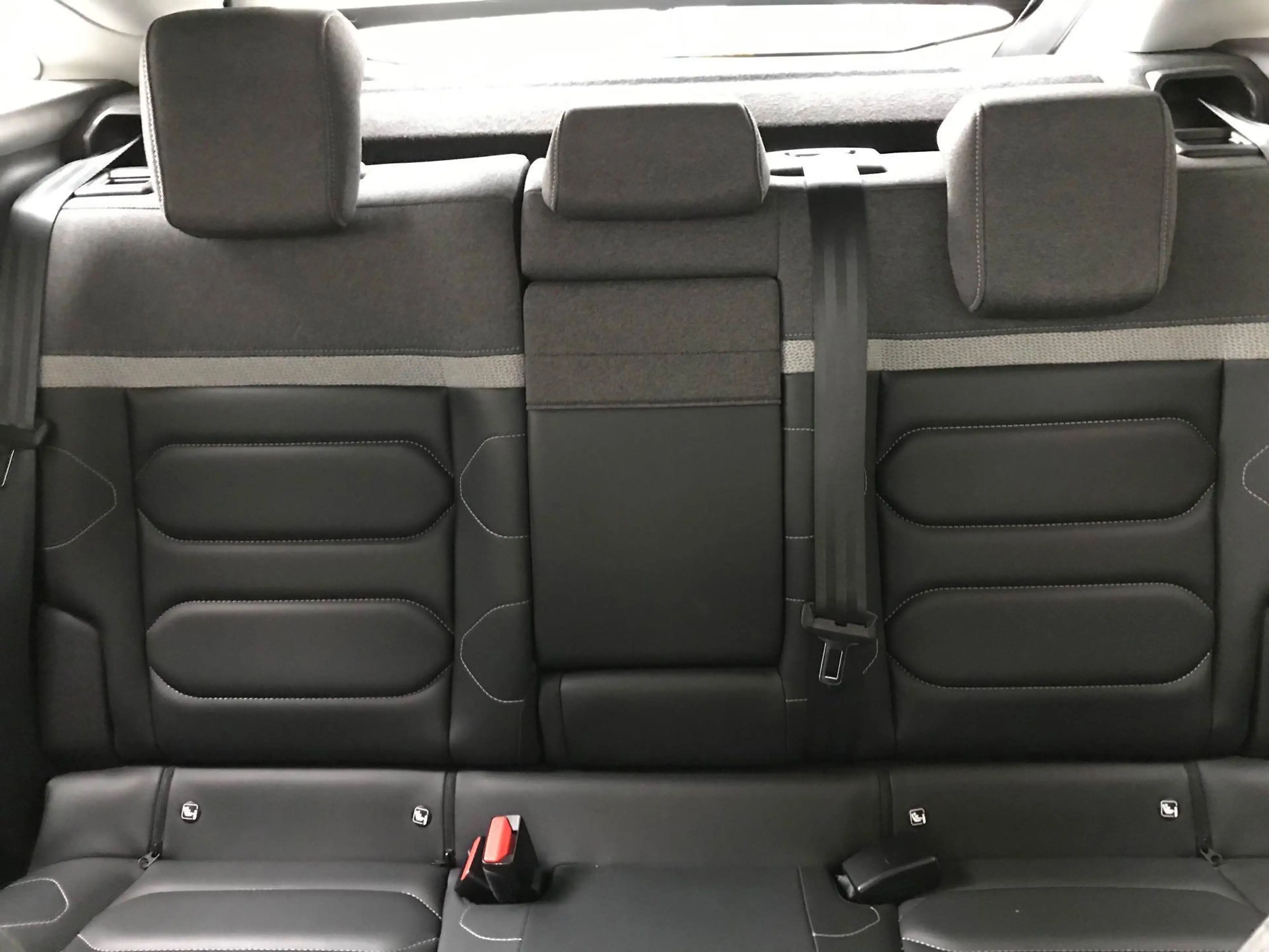 Citroen C4 1.2 Puretech Shine — photo 10