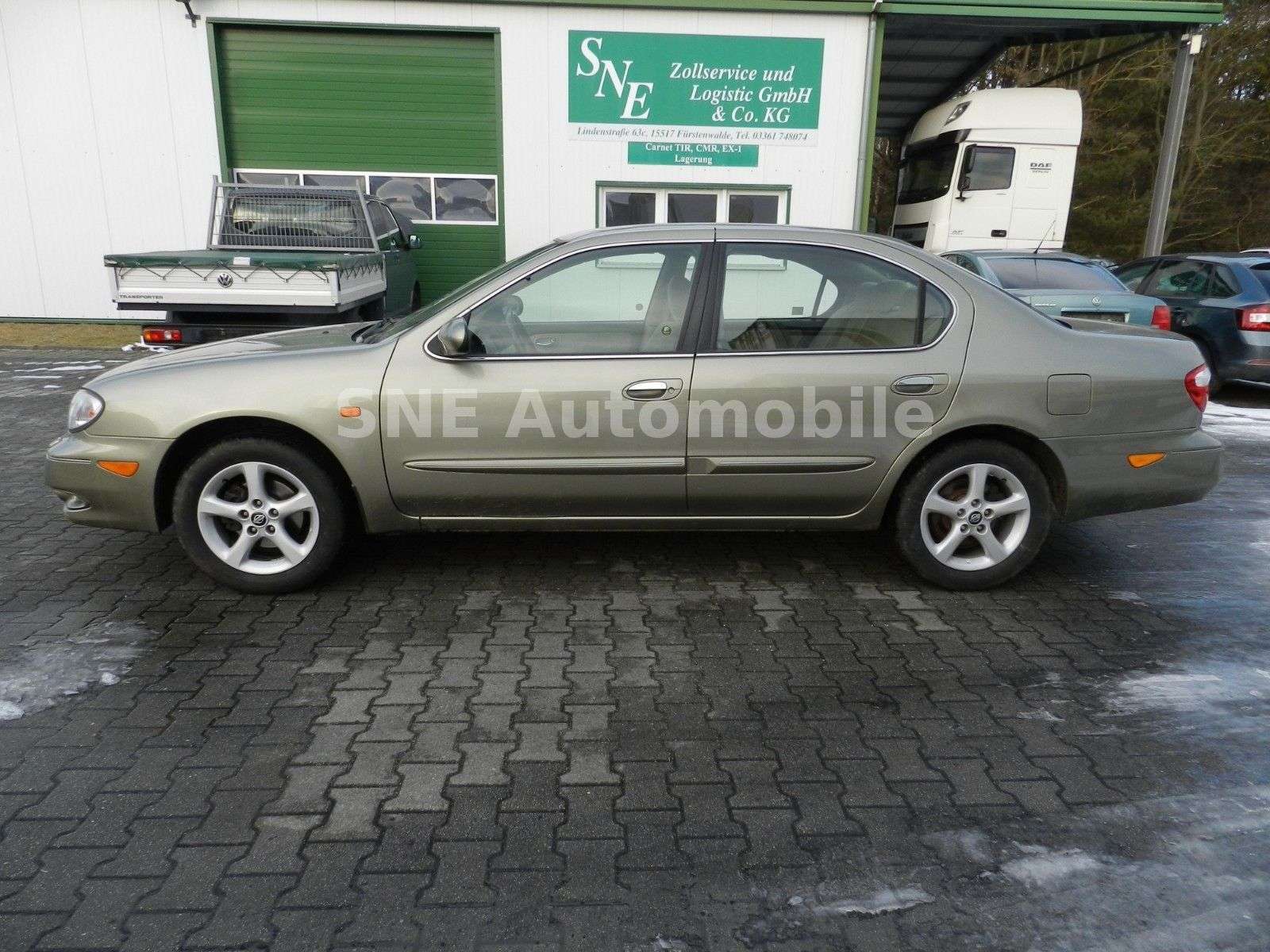 Second hand Nissan Maxima 3.0