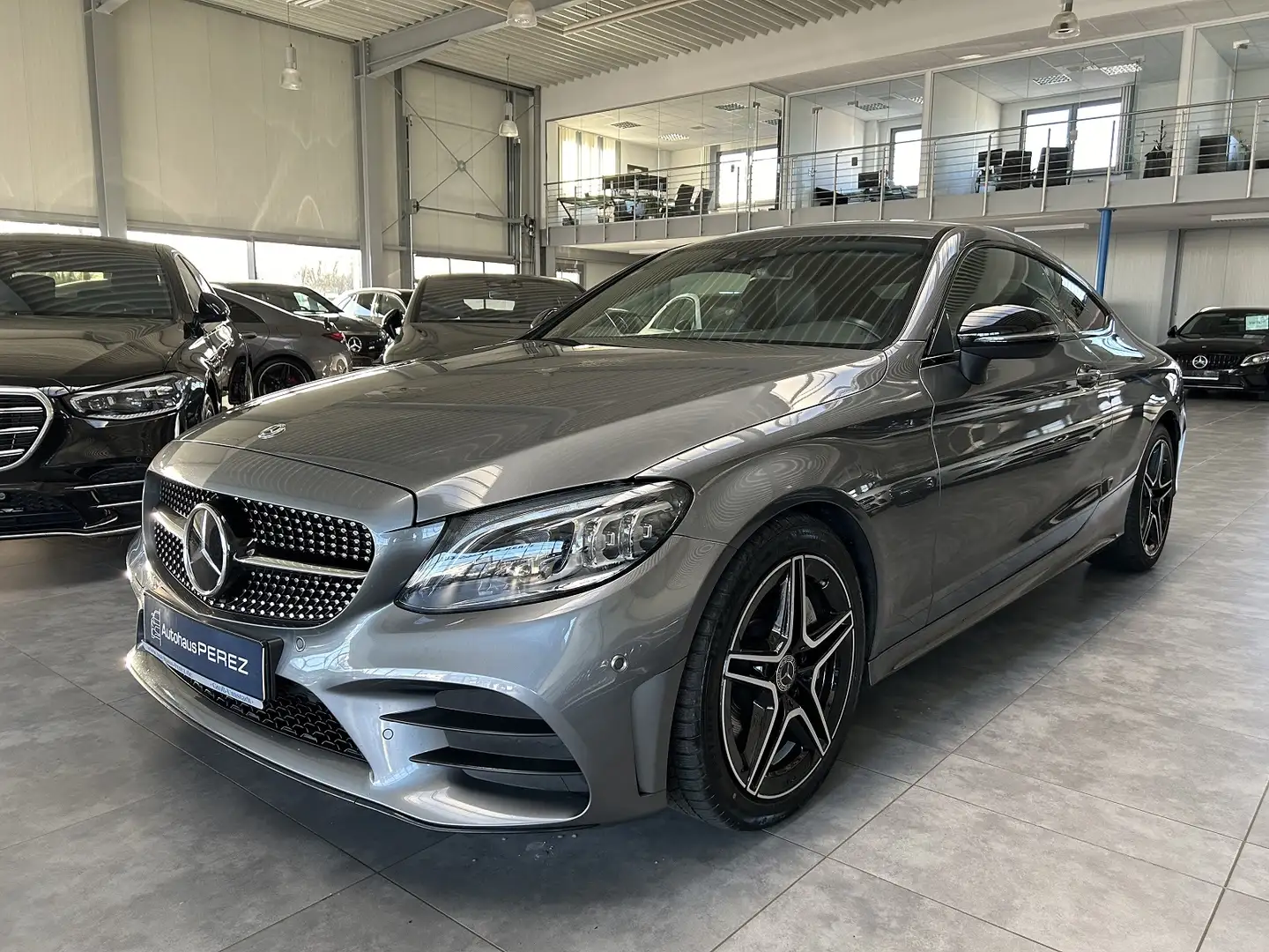 Mercedes-Benz C 300 d Coupe AMG DISTRONIC-BURMESTER-MULTIBEAM Grau - 2