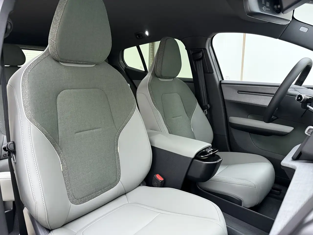 Volvo EX30 2026