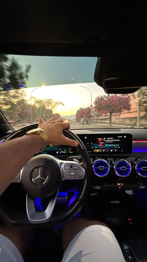 Mercedes-Benz A 200 Premium auto - 2