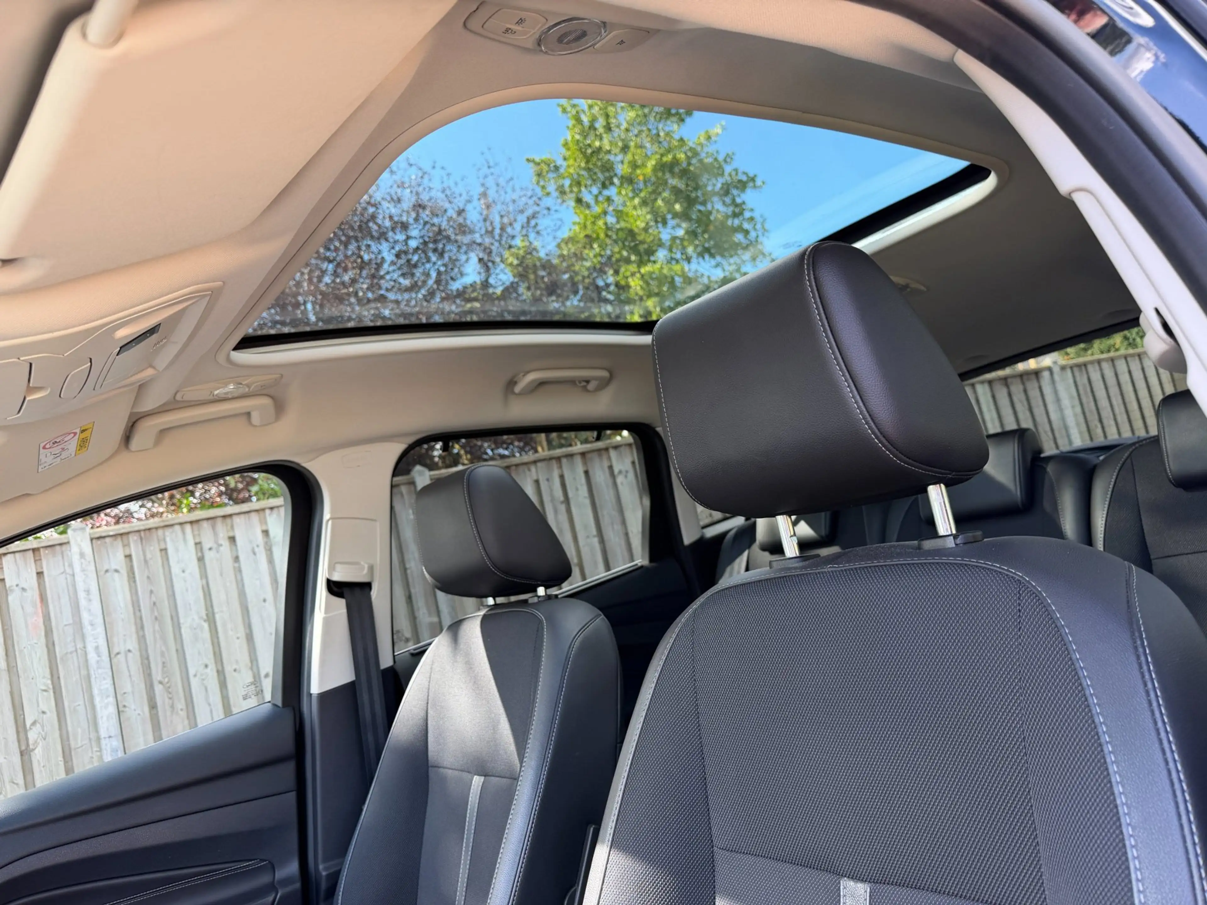 Ford C-Max 1.0 Titanium Panorama dak & Navigatie & Trekhaak — photo 11