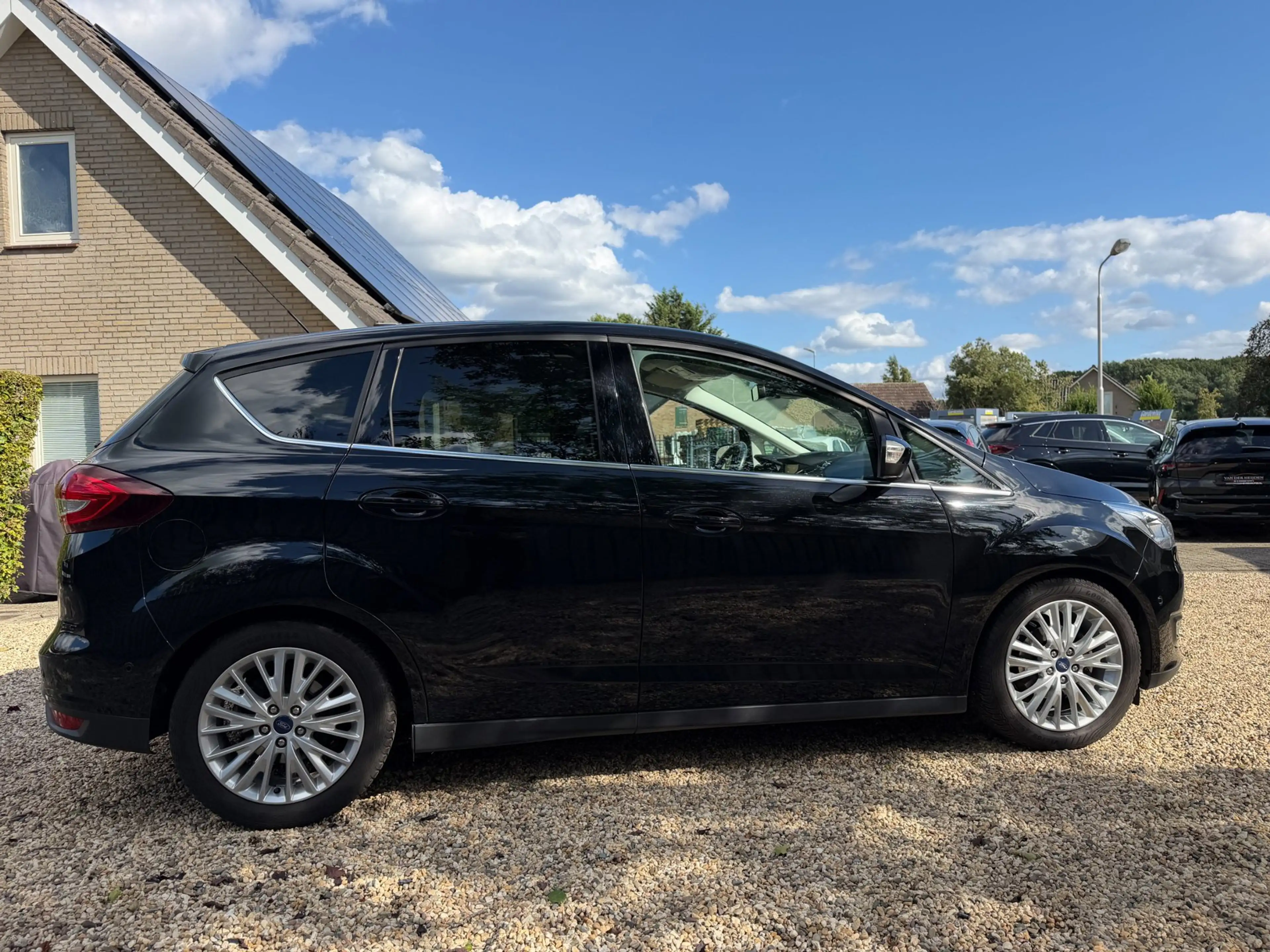 Ford C-Max 1.0 Titanium Panorama dak & Navigatie & Trekhaak — photo 4