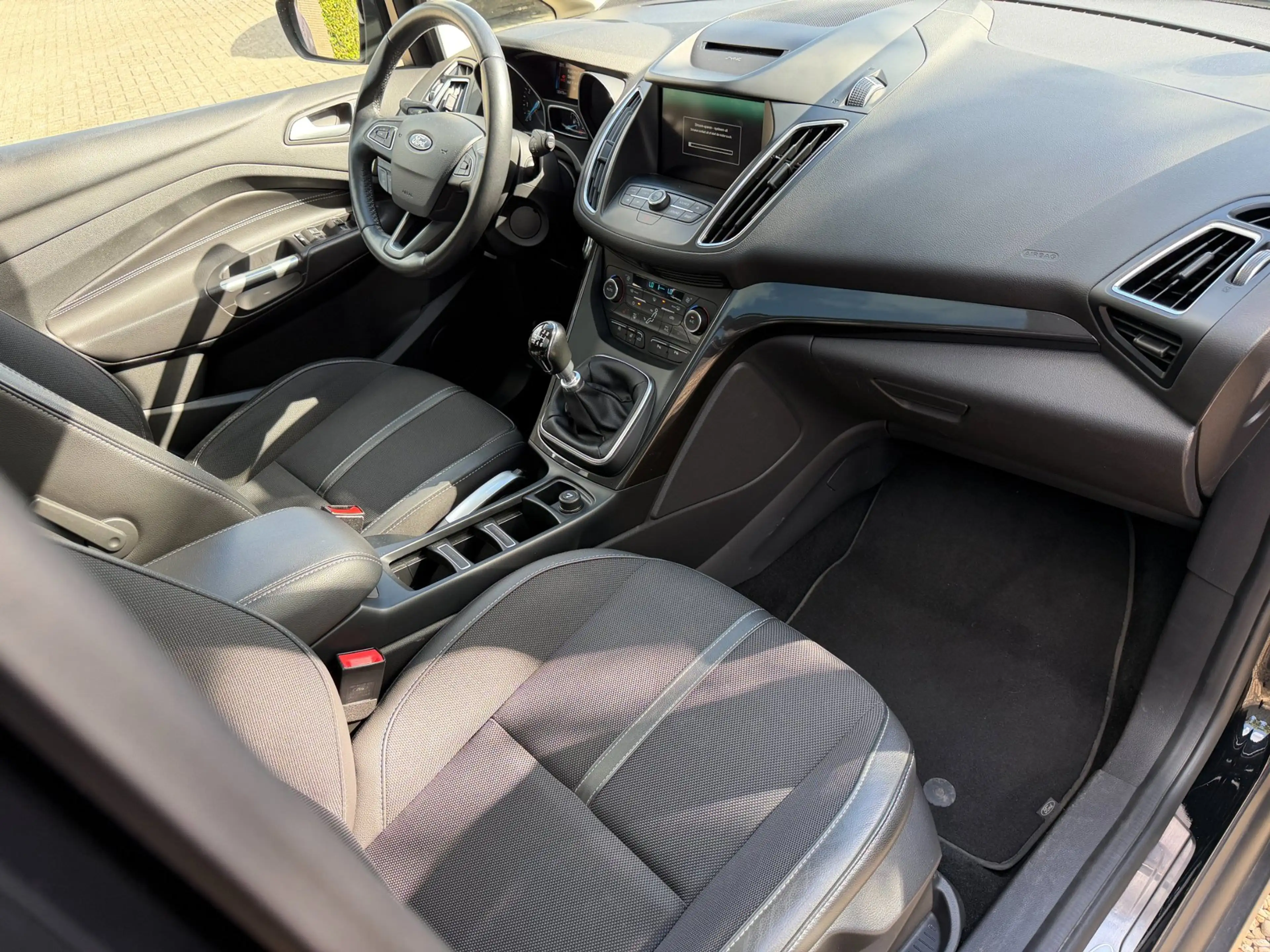 Ford C-Max 1.0 Titanium Panorama dak & Navigatie & Trekhaak — photo 36