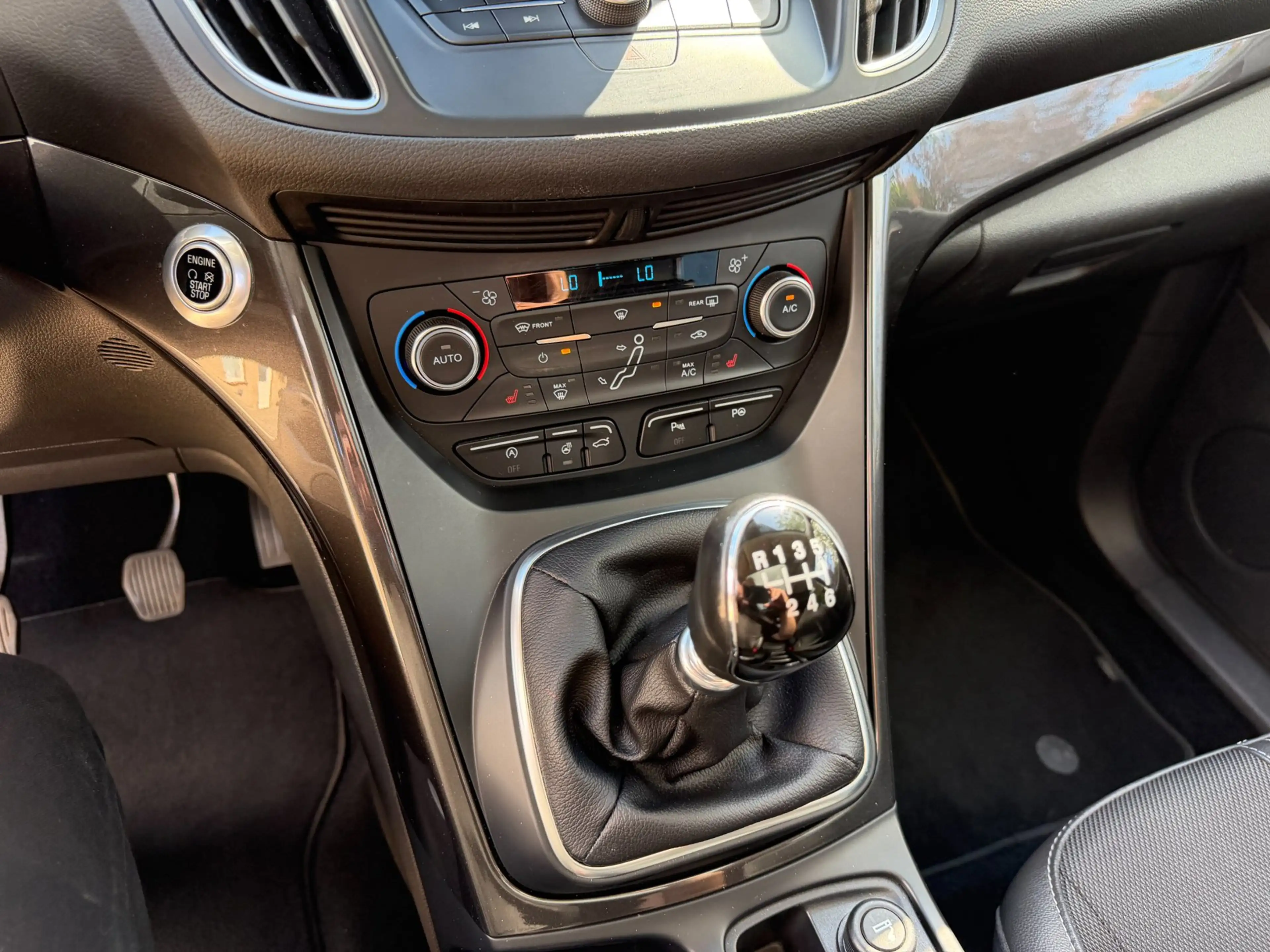 Ford C-Max 1.0 Titanium Panorama dak & Navigatie & Trekhaak — photo 29