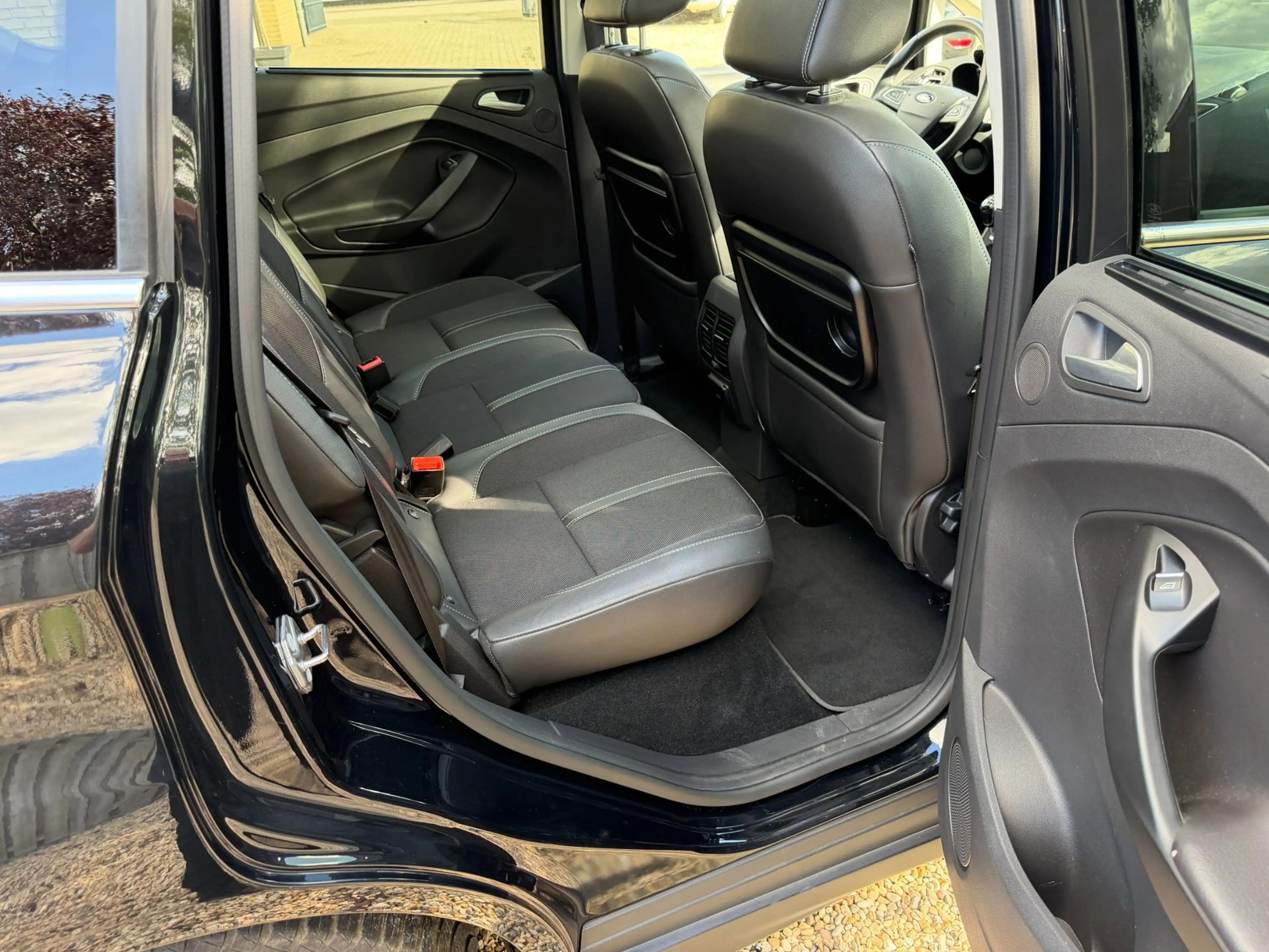Ford C-Max 1.0 Titanium Panorama dak & Navigatie & Trekhaak — photo 37