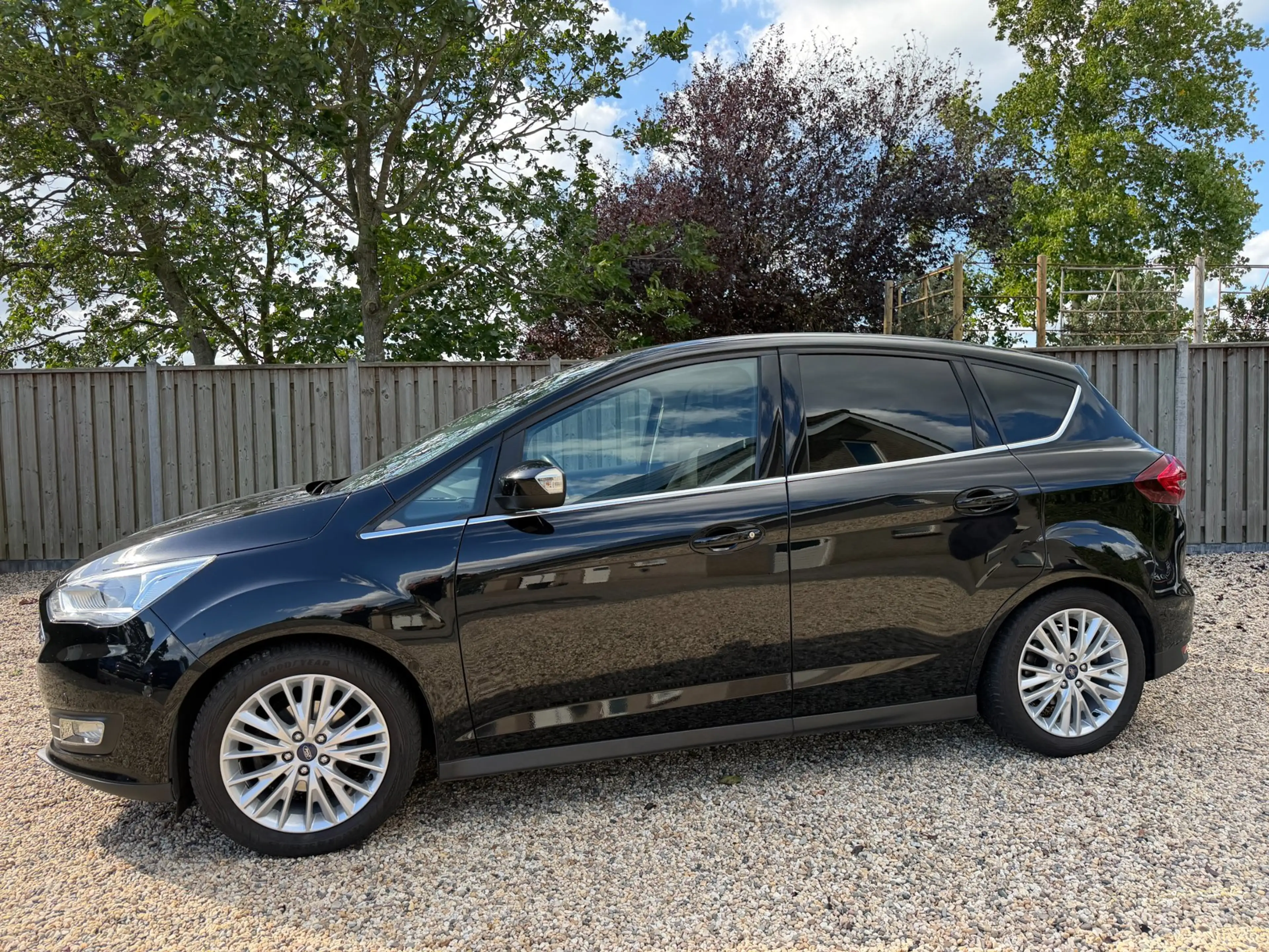 Ford C-Max 1.0 Titanium Panorama dak & Navigatie & Trekhaak — photo 3